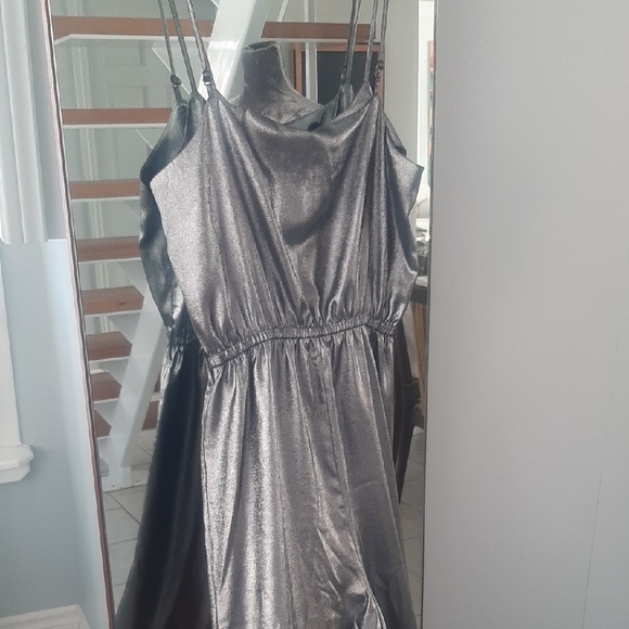 NWT Steve Madden Silver Jumpsuit💋Adjustable Straps/Elastic Waist Sz XS - Picture 5 of 12